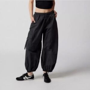 Urban Outfitters Black Balloon Cargo Pants Size xs